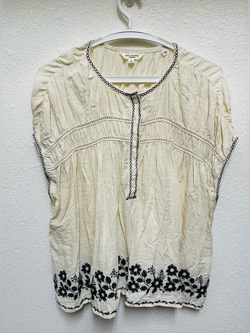 MAX STUDIO London Short Sleeve Peasant Blouse with Floral Embroidery Size M